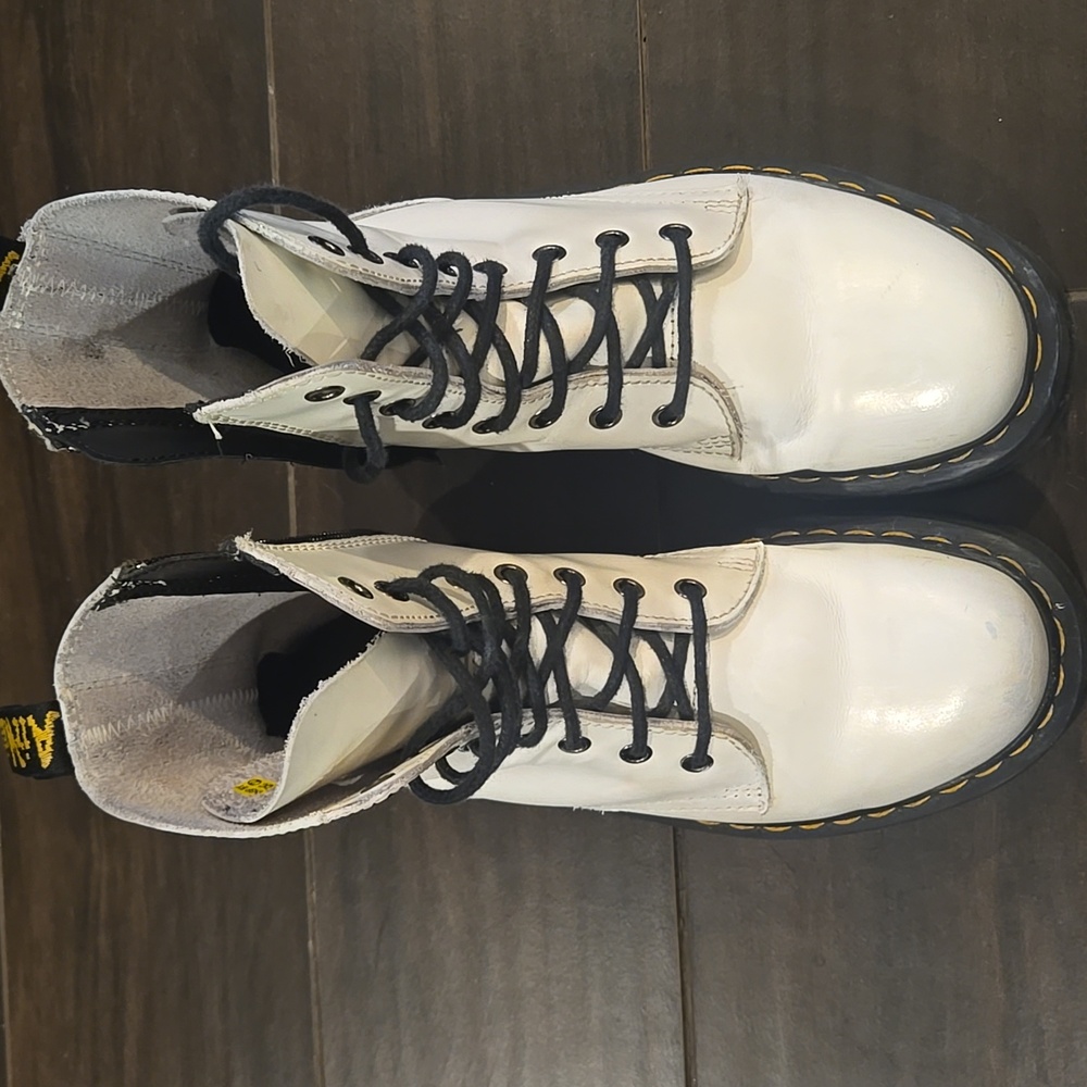 Dr. Martens White JADON Zplatform Boot Sz US 7L - Picture 1 of 13